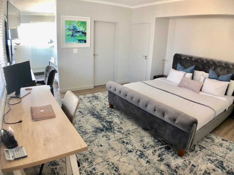 2 Bedroom Property for Sale in Sea Point Western Cape